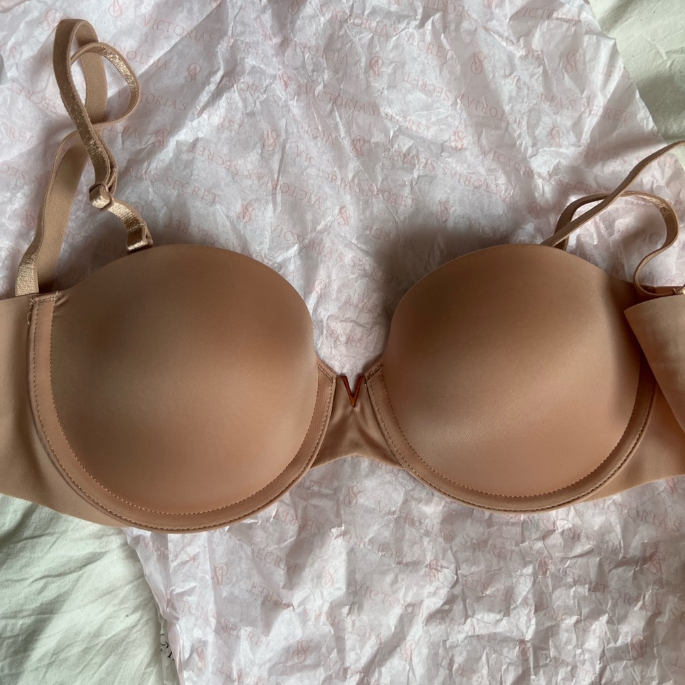 BRAND NEW- Victoria's Secret Strapless Bra